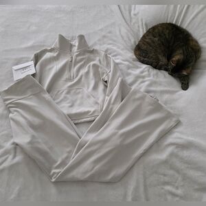 Lululemon Softstreme SET Bone Brushed Half Zip Size 4, Flare Ribbed Pants Size 6